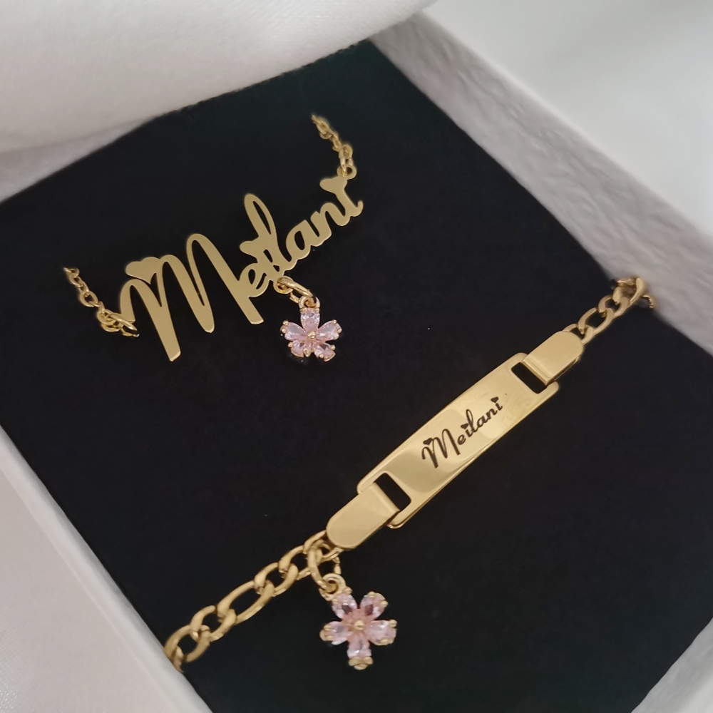 Leechee Bloem Zirkoon Kleine H - Engraved Name Necklace recensie en prijs